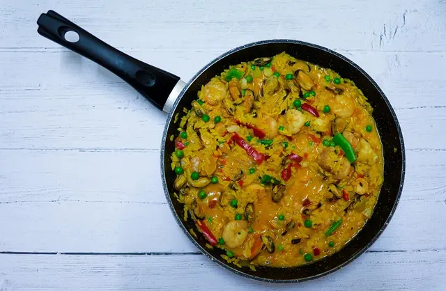 Cómo hacer la mejor paella de mariscos: Receta y consejos