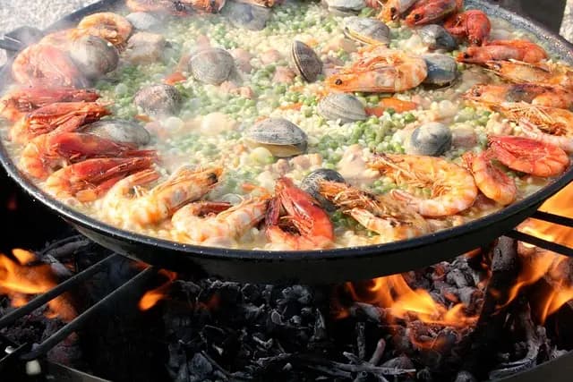 Los mejores 10 ingredientes para cocinar paella perfecta