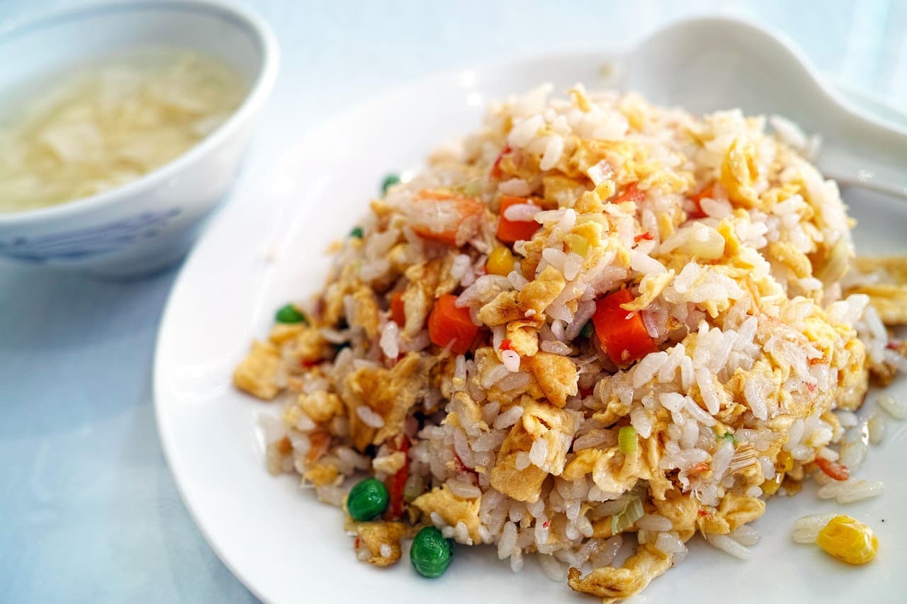 Cómo preparar un delicioso arroz a la cúbana: Receta y secretos